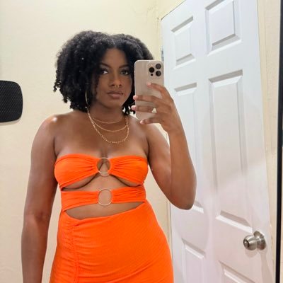 mtj300's profile picture. She/her  🌈