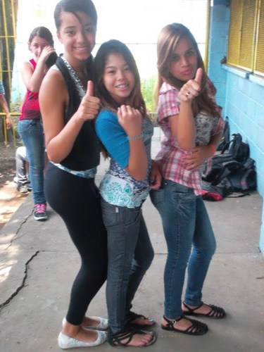 Doonas  @sasapimentas2 @japa_unique
As Meniiinas da quebrada ! Joga suuper bem futeeebol . siiigam e elas da um tokinho de boolaa rsrsrs *----*