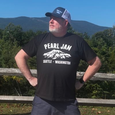 ryankearney76's profile picture. Married,Father of 2, Pearljam fan, Canadiens fan and always tired.
