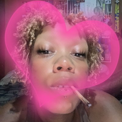 Cantora,Compositora Crystal Gem🧚🏿♀️ IG: @perolakenia @cryst4lf0xx