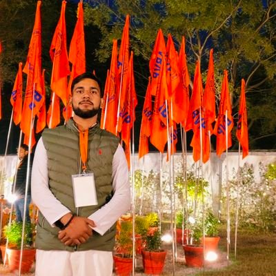 abvp_abhii1010's profile picture. मै दिन चार रहूं न रहूं 
तेरा वैभव अमर रहे मां