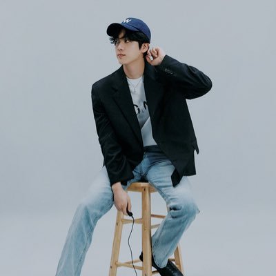 KEIisHAPPY7's profile picture. Coldplayコンサートに登場した子犬🐶ちゃんは誰？からJINくんをひっそり応援してます。
ここでは楽しいことばかりだといいな。
仲良くしてください❤️