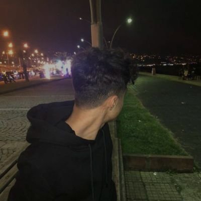 tushaarizz's profile picture. just a tech guy building stuff with code :)