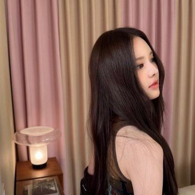 nonly1zna's profile picture. 