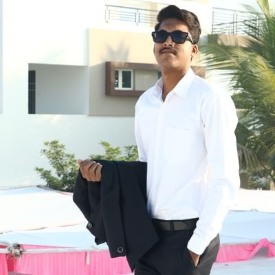 farhanbhatt07's profile picture. came to the coding world | 20