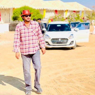 भरोसा रख उस रब पर, वो यहाँ तक लाया है तो आगे भी ले जायेगा..!!