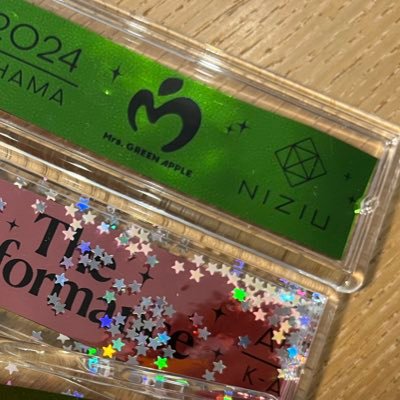NiziU応援中🌈娘はミイヒちゃんLove、私は箱推し☺️とそうこうしてるうちに次男がミセスにハマってJAM‘Sにもなりました🍏とそうこうしているうちに長男がBroken my toy boxの初ワンマンで沼落ち🤖一緒に行った私も漏れなく😂推しがいっぱい。幸せ。無言フォロー◎たくさん繋がれたらうれしいです🫶