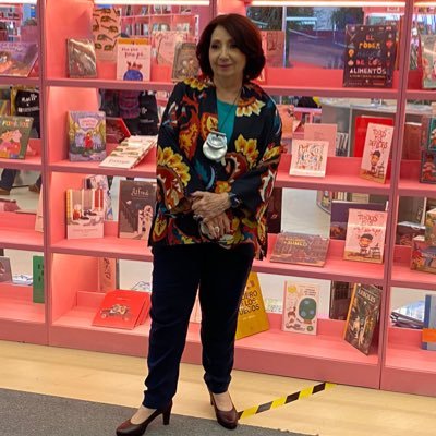 Editora, promotora de lectura. Organizo festivales, ferias y saraos con libros y literatura #booklover#bookfairorganizer. Estrictamente personal.