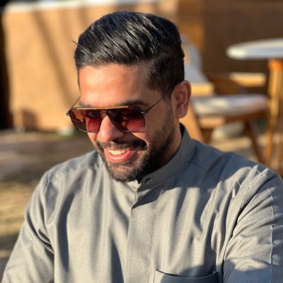 مهتم بالامور المالية في كرة القدم💲ميلان⚫️🔴الهلال💙
