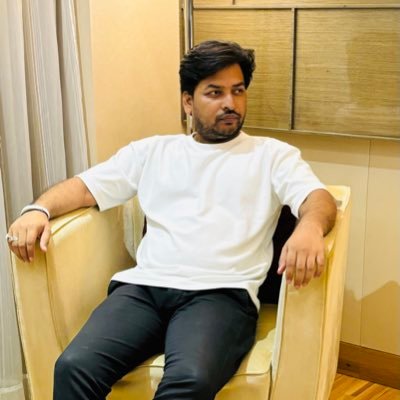 mayankkul6's profile picture. Built an algorithm so powerful, it once predicted the future. It told me to tweet more.😉