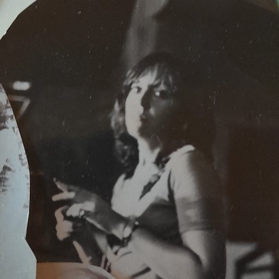 Annacara_Sera's profile picture. UK/US film technician turned US historical fiction writer...after working for great Directors and the finest actors ever to grace the screen.😍
No DMs, thanks X