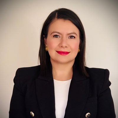 Bieyka's profile picture. Una mujer sin fronteras. Transmutando. Entender el mundo es el primer paso para transformarlo. Opinión a título personal.