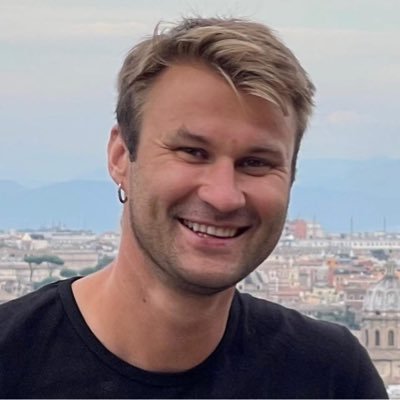 OrestZub's profile picture. 🌍Visited 140+ countries #NomadMania