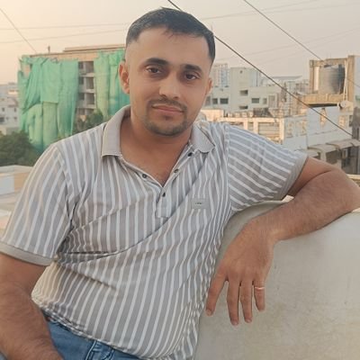 dm_patel91's profile picture. ॐ कृष्णाय वासुदेवाय हरये परमात्मने प्रणतः क्लेशनाशाय गोविंदाय नमो नमः