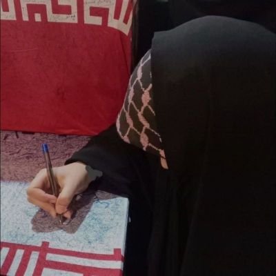 تازه میفهمم چرا مشکی ست رنگ چادرت؟... ماه را تاریکی شب این قدر جذاب کرده🤍🩶
