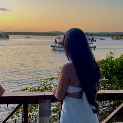 pequenaheva's profile picture. dando voz ao id por aqui