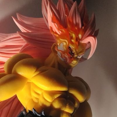 変なアカかじゃなかったらフォロバします。フィギュア集めてます。ドラゴンボールやいろんなアニメみてます。ミリオタで発泡スチロールで軍艦作ってたりします。ちょっとTwitter辞めるか悩んでる。(多分辞めない)蟲神器用のアカウント作ったよ@MaluKoba62687