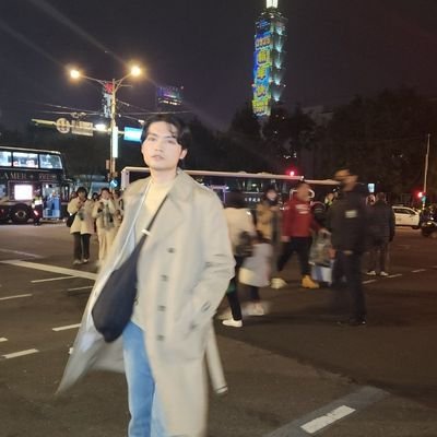 勿忘8964天安門
🌈🌈🌈
想認識人、發發牢騷、練習自拍、希望能認識圈內朋友
#NCHU #NTU
INFJ
左轉蝴蝶植物帳Butterflies' butler @Js24440761
目前單身