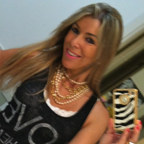 PatyBaldasso's profile picture. Eu amo Jesus.

Não tiro ninguém da minha vida, apenas reorganizo as posições, e inverto as prioridades.