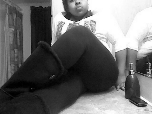 femalEweezy_o2's profile picture. HMU If You Wanna Know Moree' .