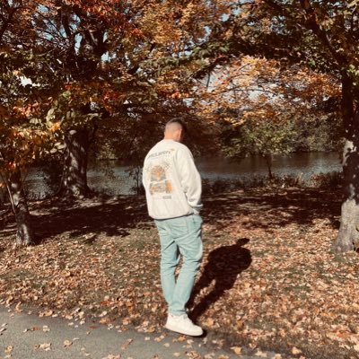 dch98's profile picture. 