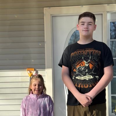 Please No DMs. Love animals more than people, except my children, grandchildren and hubby, a U.S. Marine Corp. veteran. 20 year Social Services employee.