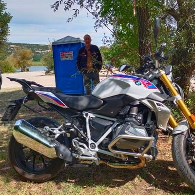 KroupaBo's profile picture. A little knowledge is a dangerous thing!! I do NOT stand w/ Ukraine, screw the parasites! Fuck NATO, EU, the Globalists & Zionists! Time to storm the Bastille!