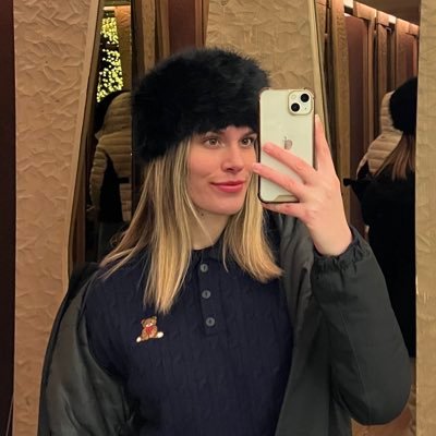 giselle_diiaz's profile picture. just looking