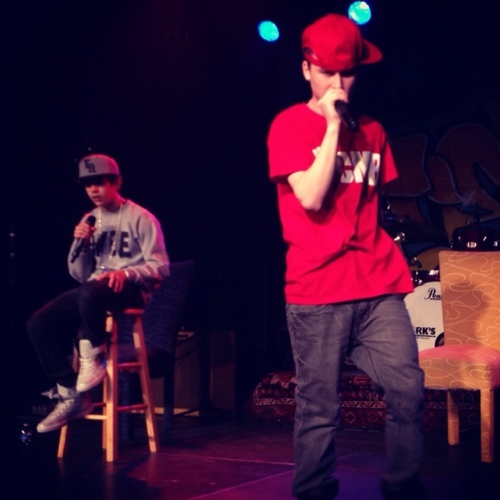 Havent heard of Teen Hoot? Your misssing out! Teen Hoot features many AMAZING Artists. The next teen hoot is in July 2012. Follow us for details!
