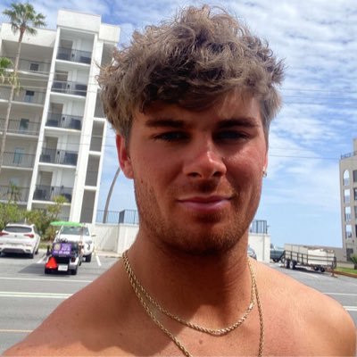 tvondresweat_'s profile picture. 6’ 3