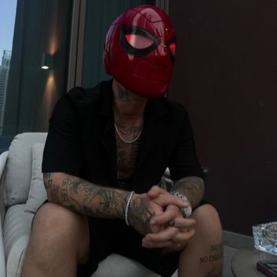 jstndmo's profile picture. everything happens for a reason.