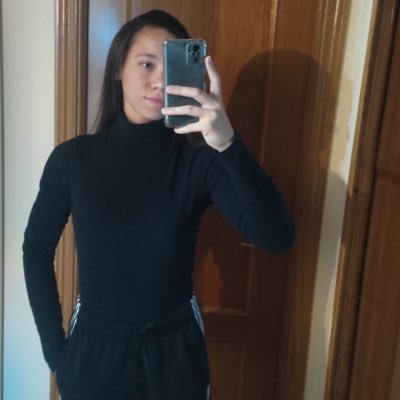 elenaalonsog_'s profile picture. C’est la vie