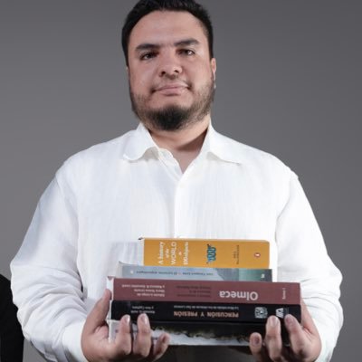 Arqueólogo de profesión, docente de vocación y geek por convicción. Co fundador de @LibretaNegraMx