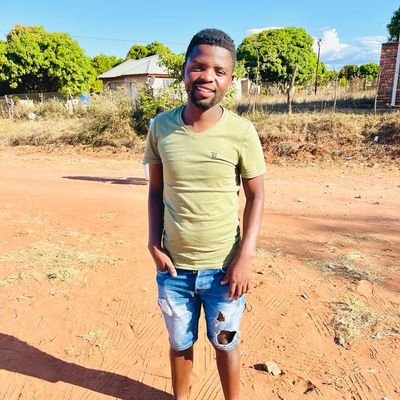 Ramagalela_p's profile picture. I'm a guy who smiles alot, I am always happy. I am unnecessary funny at times.