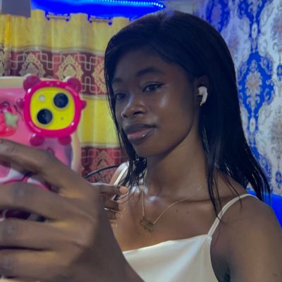 Friendly😍,Love beard,Chelsea fan⚽️💙⚪️,Your pharmacist🥼🩺💉💊.