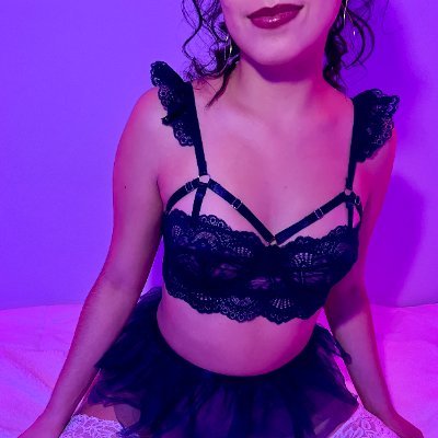 Petite latina who likes to get nadi 🔞 #NSFW full length spicy videos below👇🏼