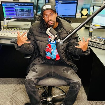 OnAirTalent🎙| @thedrop303📻 |M-F 2p-7p 🌙 | Rockstar🦹🏿♂️ | HTH/Web3 🖤 |#RMPM @kuvojazz @rmpbs 👔| @cyberpantherprt maleman.eth 📫 THE MALEMAN SHOW