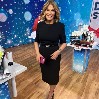 📺 Lead @GMA #DealsandSteals. 🛍 Curate @ViewYourDeal ShopTamFam & LIVEbargains.📖 #1 NYT bestseller THE SHIFT. ❤️ Mom of twins.