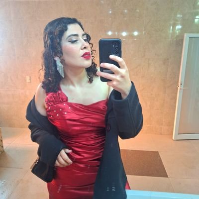 MercedesJSoto's profile picture. Poeta, creadora de cosas deliciosas y amante de los árboles. La persona más apasionada que puedas conocer.