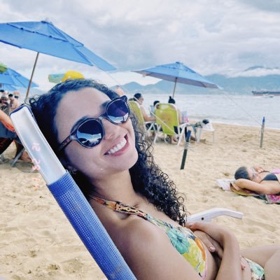 Passando vergonha desde 1998. Bióloga, Professora e fofoqueira