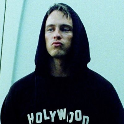 vampjrex's profile picture. world behind my wall