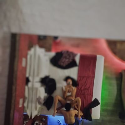 Nuevos en el ambiente sw, en SLP , ambos 29, abiertos a experimentar, buscamos parejas o chicas por el momento, manda dm.