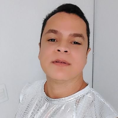 Bacharel e Licenciado em História PUC GO / pós-graduação lato sensu em História Cultural e Formação de Professores - PUC GO