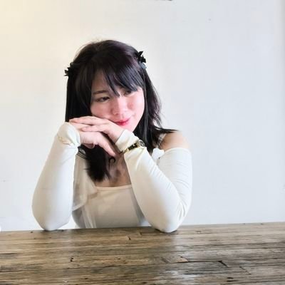 ginseokjin's profile picture. The endless night with no end in sight. It's you who got me the morning as a gift. May I hold that hand now?

 🌷🌷🌷🌷🌷🌷🌷