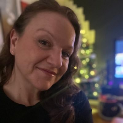 jaymiepelletier's profile picture. Humaine insoumise, Maman de 3, Curieuse à propos de tout! Amoureuse de la Nature & du Vivant & des Solutions Bien-Être & Santé Naturels. PNListe Dōterrienne!