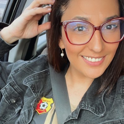 Mamá futbolera y fanática de la F1. Sigo corriendo detrás de mis sueños (y de mi hijo ).