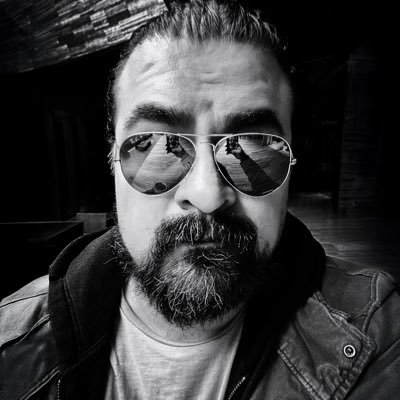 mokiwis's profile picture. Diseñador gráfico. Amante de la fotografía, la música, los libros, el cine y la tecnología.