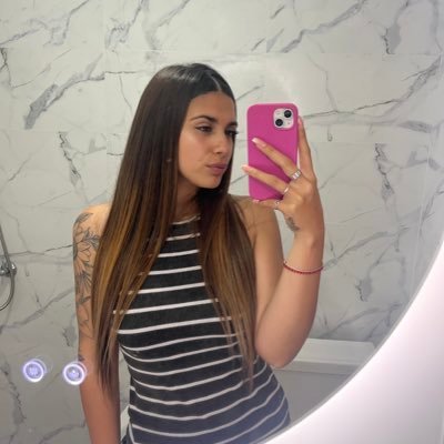 👑