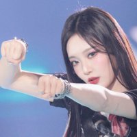 ジゼル (@felyr__) 's Twitter Profile