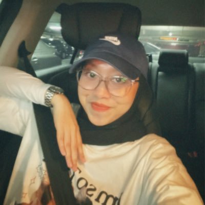 a broke fangirl, skincare addicted & homebody macrame maker (https://t.co/vr3akd5lSP) • dm for collab or reach me at azlianaj@gmail.com